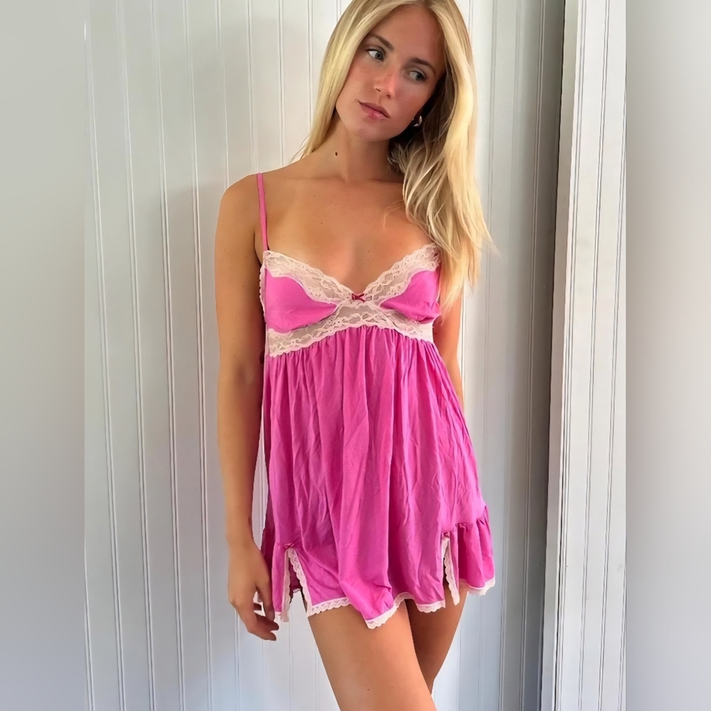 Vintage Victoria's Secret Sz Med Pink and Cream Lace Chemise